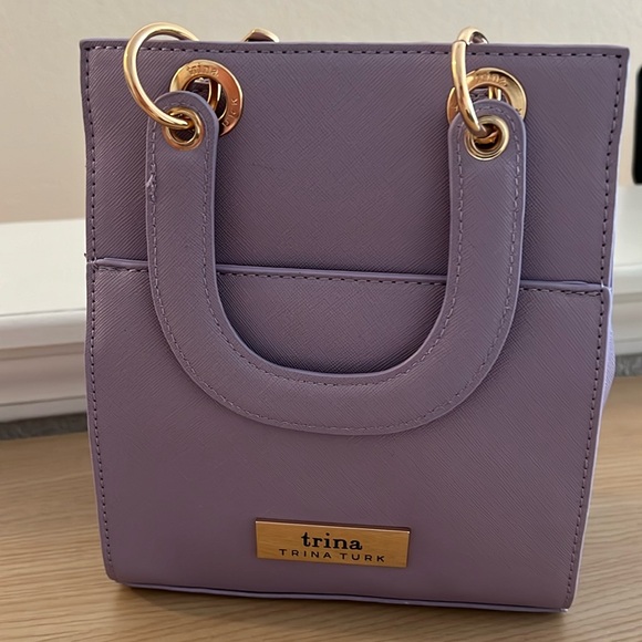 LAVENDER TRINA TURK - NEVER USED REMOVABLE CROSSBODY STRAP - Picture 1 of 3
